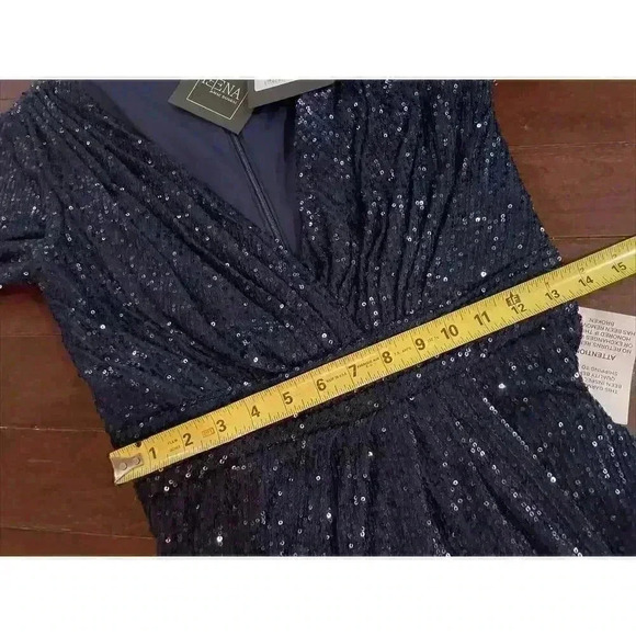 Mac Duggal SEQUINED LONG SLEEVE GOWN Sz 6 Midnight Formal Maxi Dress Slit Column - Picture 5 of 9